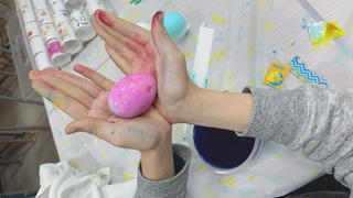 egg and hand2.jpg